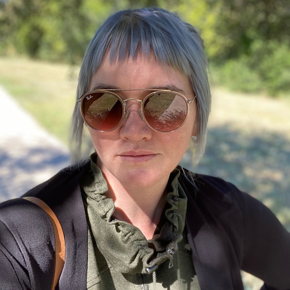 Meet your Posher, Abigail